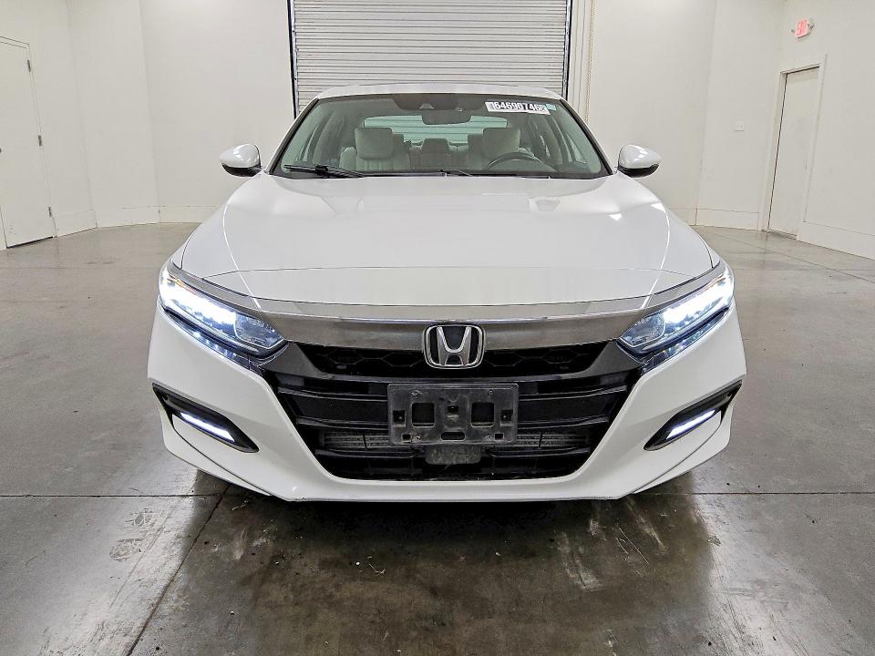 2018 Honda Accord მანქანა იყიდება აუქციონზე, vin: 1HGCV1F55JA012147, აუქციონის ნომერი: 64690746