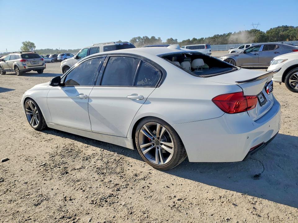 62434946 :رقم المزاد ، WBA8B9G56JNU99441 vin ، 2018 Bmw 330 مزاد بيع