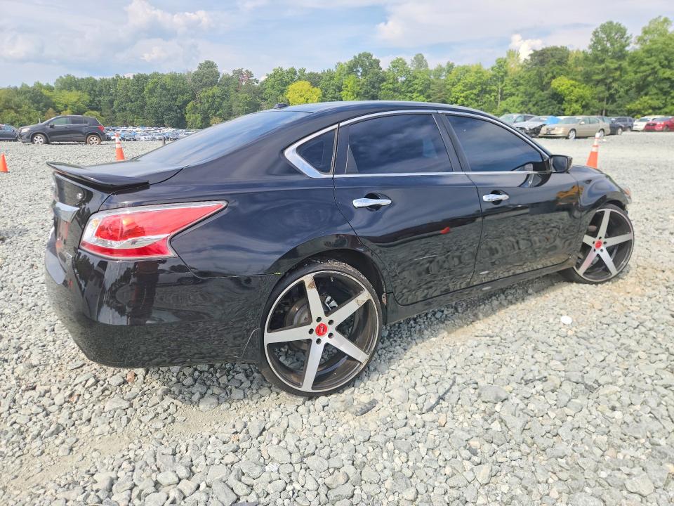 2015 Nissan Altima მანქანა იყიდება აუქციონზე, vin: 1N4AL3AP4FC591701, აუქციონის ნომერი: 67191566