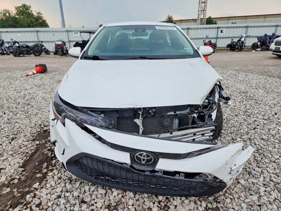64600576 :رقم المزاد ، 5YFEPMAE3MP215855 vin ، 2021 Toyota Corolla مزاد بيع