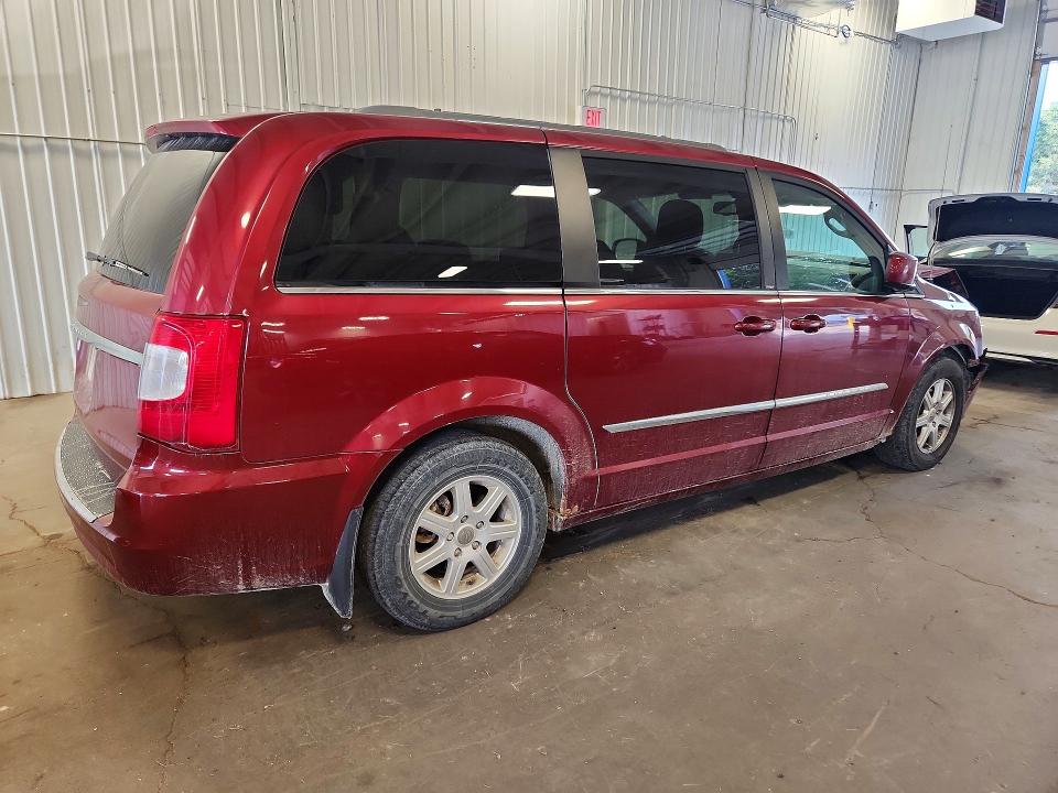 64592266 :رقم المزاد ، 2C4RC1BGXDR583137 vin ، 2013 Chrysler Town & Country مزاد بيع