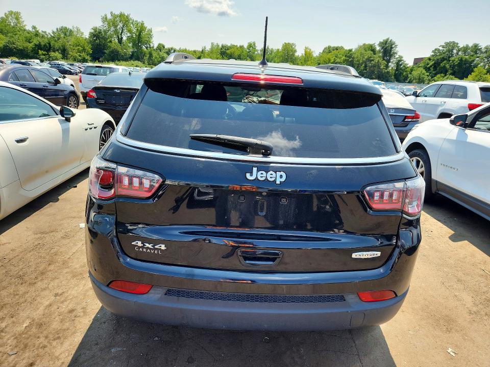 64845566 :رقم المزاد ، 3C4NJDBB6JT112394 vin ، 2018 Jeep Compass مزاد بيع