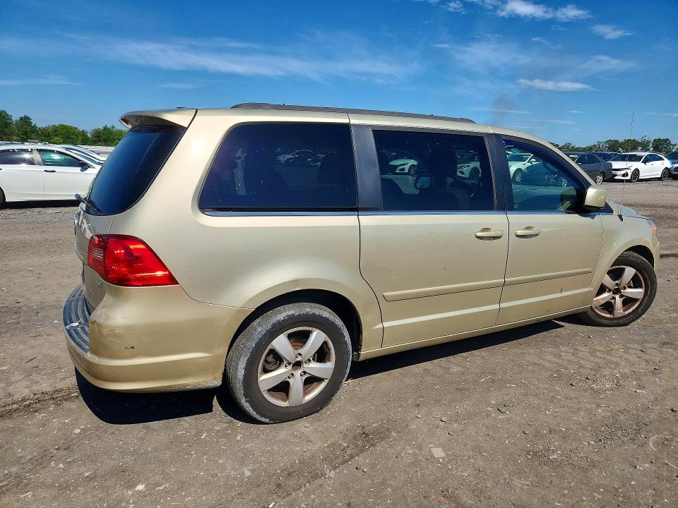 64375126 :رقم المزاد ، 2V4RW3DG1BR789563 vin ، 2011 Volkswagen Routan مزاد بيع