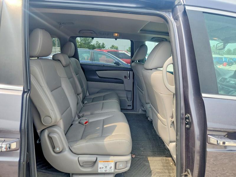 64491156 :رقم المزاد ، 5FNRL5H62FB060389 vin ، 2015 Honda Odyssey مزاد بيع