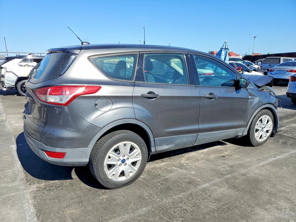 2015 Ford Escape მანქანა იყიდება აუქციონზე, vin: 1FMCU0F72FUB49867, აუქციონის ნომერი: 65228866