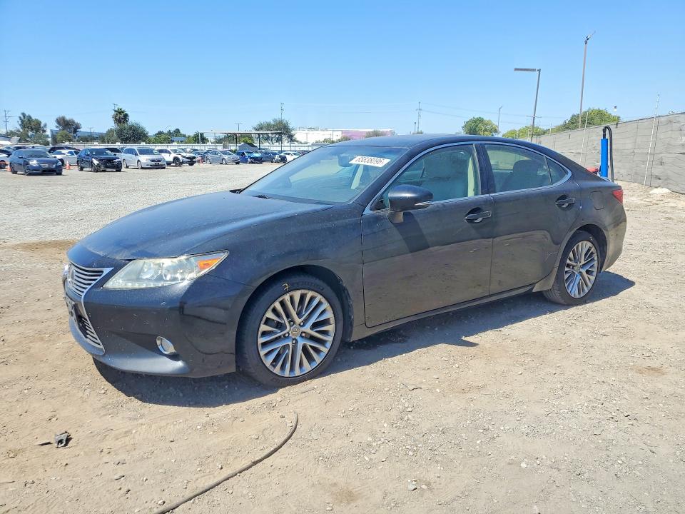 65838096 :رقم المزاد ، JTHBK1GG2D2050208 vin ، 2013 Lexus Es مزاد بيع
