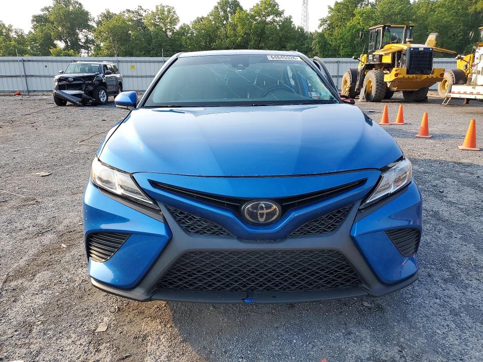 64845326 :رقم المزاد ، 4T1G11BK5LU009589 vin ، 2020 Toyota Camry مزاد بيع