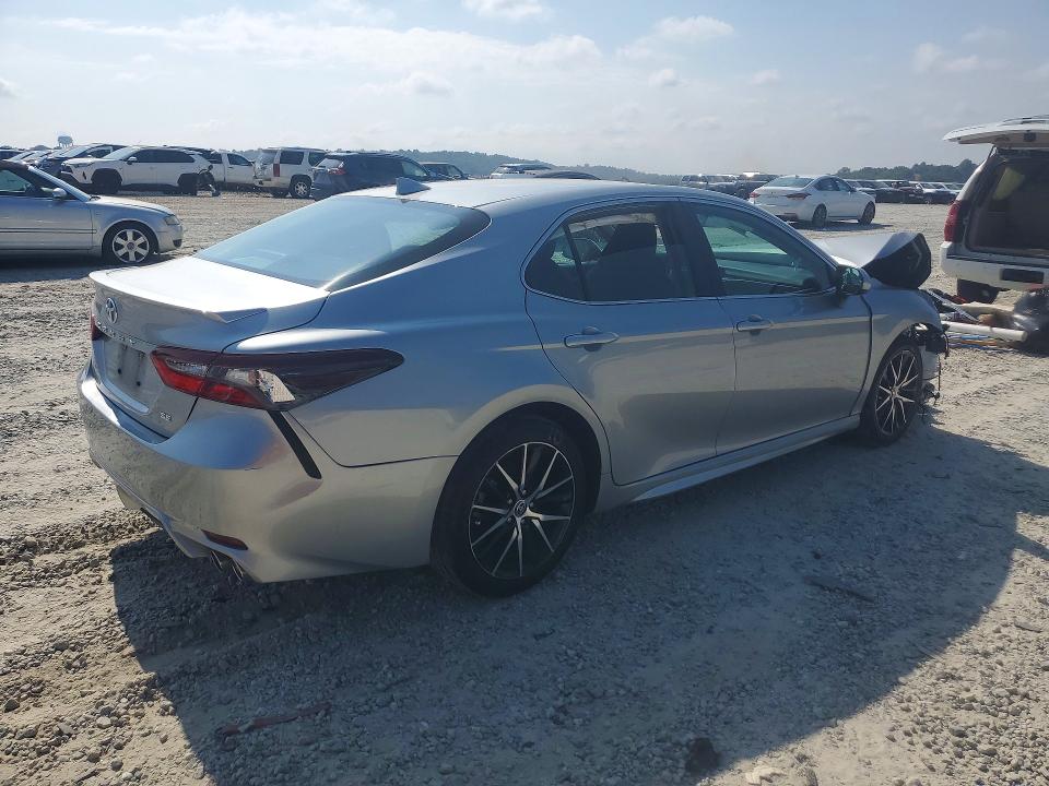 2021 Toyota Camry მანქანა იყიდება აუქციონზე, vin: 4T1G11AK3MU595762, აუქციონის ნომერი: 66628266