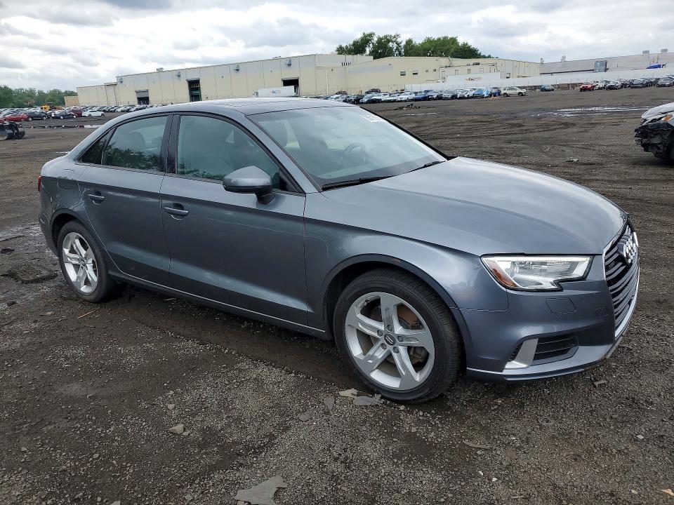 2017 Audi A3 მანქანა იყიდება აუქციონზე, vin: WAUB8GFF2H1052545, აუქციონის ნომერი: 65715076