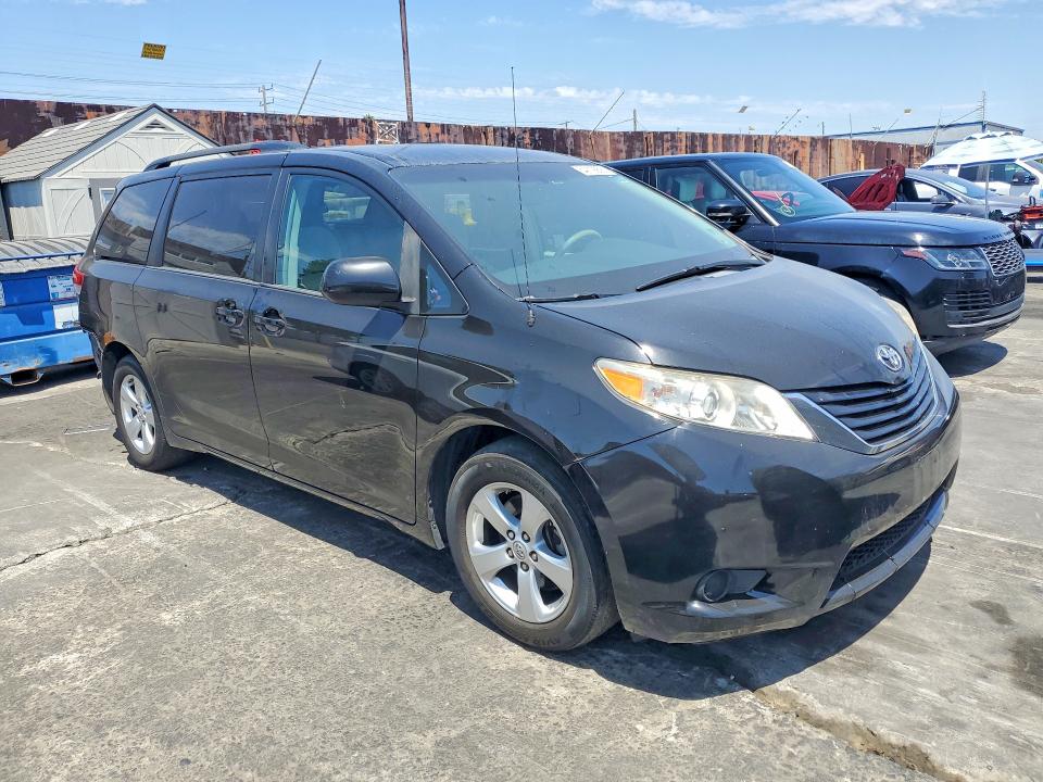 Aukcja sprzedaży 2014 Toyota Sienna, vin: 5TDKK3DC9ES447973, numer aukcji: 64119906