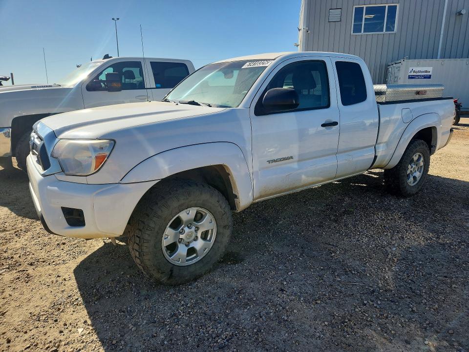 61410326 :رقم المزاد ، 5TFUU4EN3FX110994 vin ، 2015 Toyota Tacoma مزاد بيع