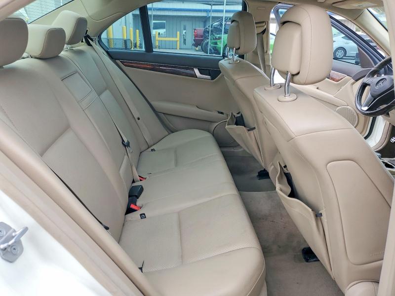 2012 Mercedes-benz C მანქანა იყიდება აუქციონზე, vin: WDDGF4HBXCR214994, აუქციონის ნომერი: 63771546