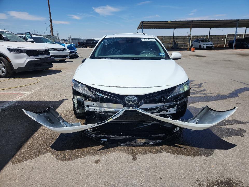 2022 Toyota Camry მანქანა იყიდება აუქციონზე, vin: 4T1C11AK4NU046863, აუქციონის ნომერი: 64484456