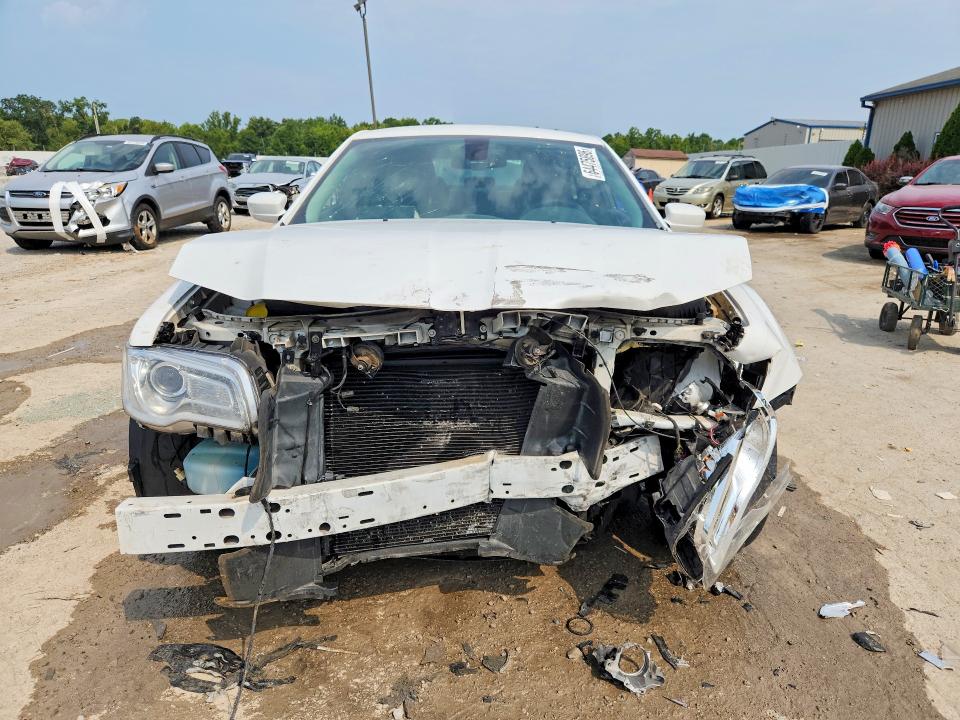 2015 Chrysler 300 მანქანა იყიდება აუქციონზე, vin: 2C3CCAAG5FH818452, აუქციონის ნომერი: 64475896