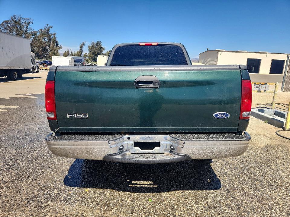 62610196 :رقم المزاد ، 1FTRX172X2NA11528 vin ، 2002 Ford F150 مزاد بيع