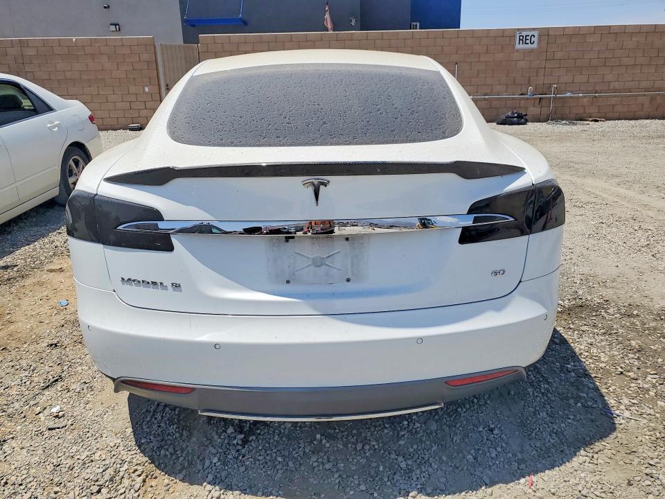 61531036 :رقم المزاد ، 5YJSA1S19EFP57408 vin ، 2014 Tesla Model S مزاد بيع