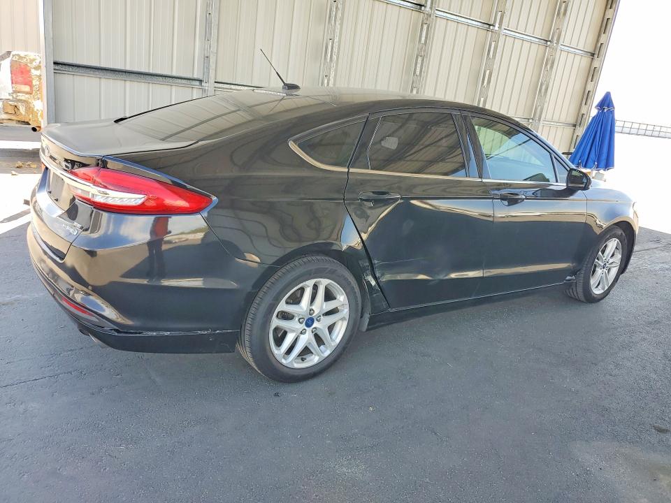 65393566 :رقم المزاد ، 3FA6P0LU1JR161789 vin ، 2018 Ford Fusion مزاد بيع