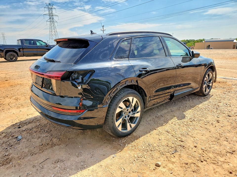 Aukcja sprzedaży 2022 Audi E-tron, vin: WA1AAAGE5NB045966, numer aukcji: 66033176
