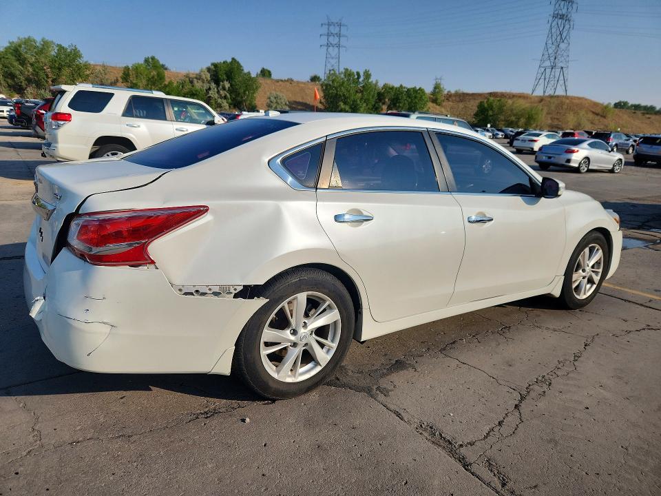 2013 Nissan Altima მანქანა იყიდება აუქციონზე, vin: 1N4AL3AP5DC253768, აუქციონის ნომერი: 62877426