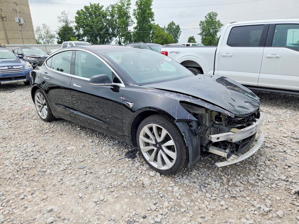 63781626 :رقم المزاد ، 5YJ3E1EA0JF039132 vin ، 2018 Tesla Model 3 مزاد بيع