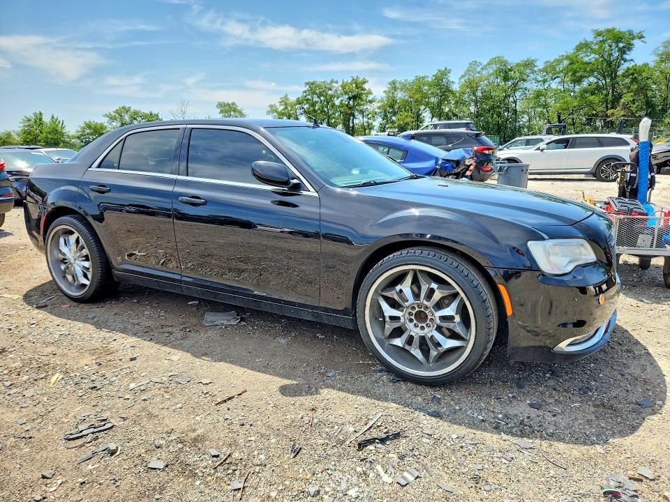 Продаж на аукціоні авто 2015 Chrysler 300, vin: 2C3CCARG1FH923221, номер лоту: 65898186