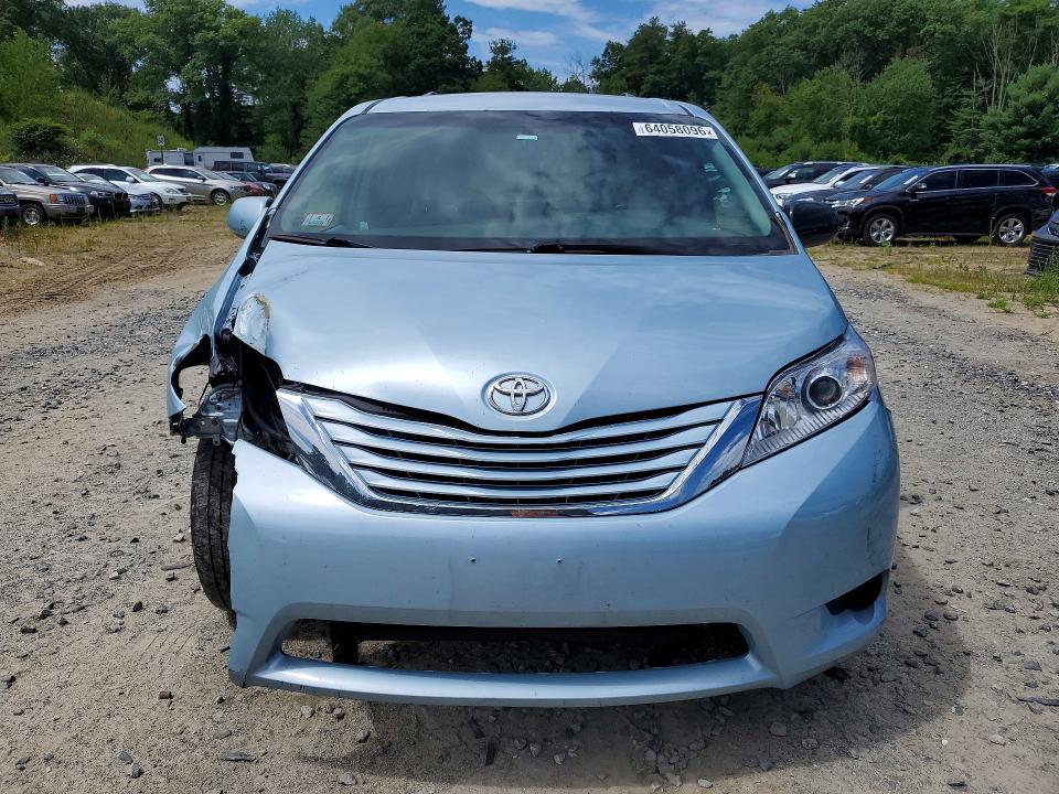 64058096 :رقم المزاد ، 5TDKK3DC3FS536889 vin ، 2015 Toyota Sienna مزاد بيع