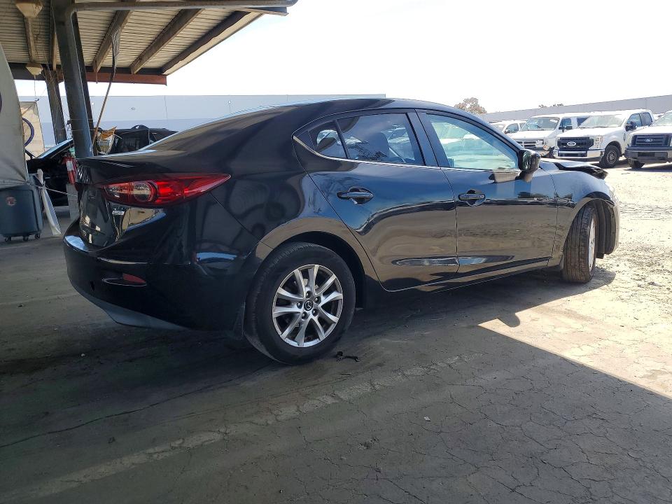 65206206 :رقم المزاد ، 3MZBM1V74FM169711 vin ، 2015 Mazda 3 مزاد بيع