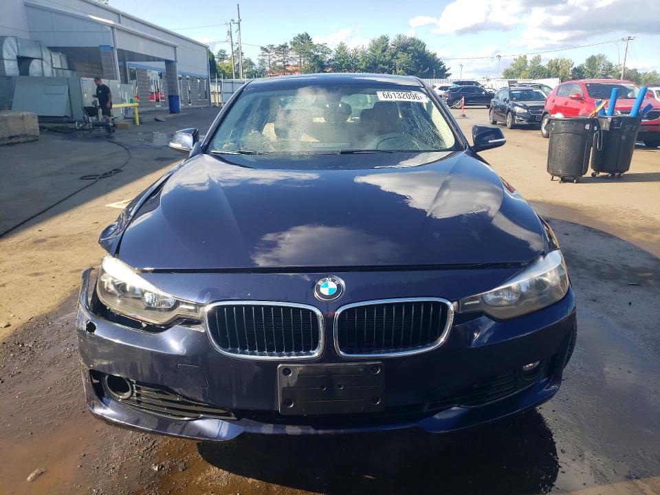 66132096 :رقم المزاد ، WBA3B5G5XDNS02551 vin ، 2013 Bmw 328 مزاد بيع