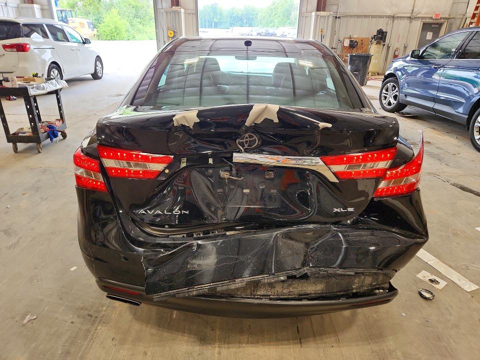 64066956 :رقم المزاد ، 4T1BK1EB9FU167909 vin ، 2015 Toyota Avalon مزاد بيع