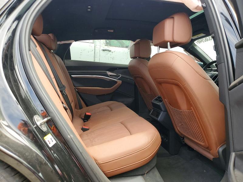 65362946 :رقم المزاد ، WA12AAGE2NB037229 vin ، 2022 Audi E-tron مزاد بيع