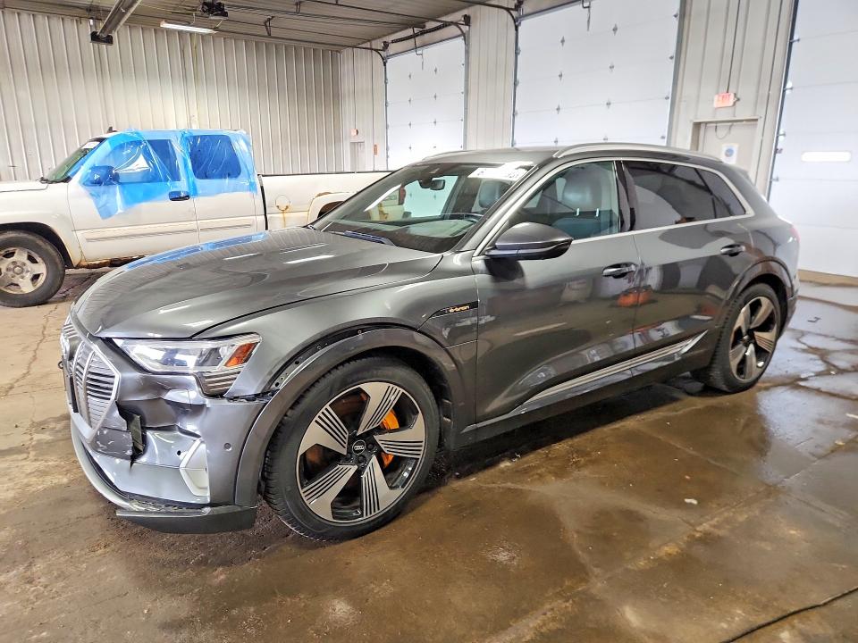 63448696 :رقم المزاد ، WA1VAAGE9KB007489 vin ، 2019 Audi E-tron مزاد بيع