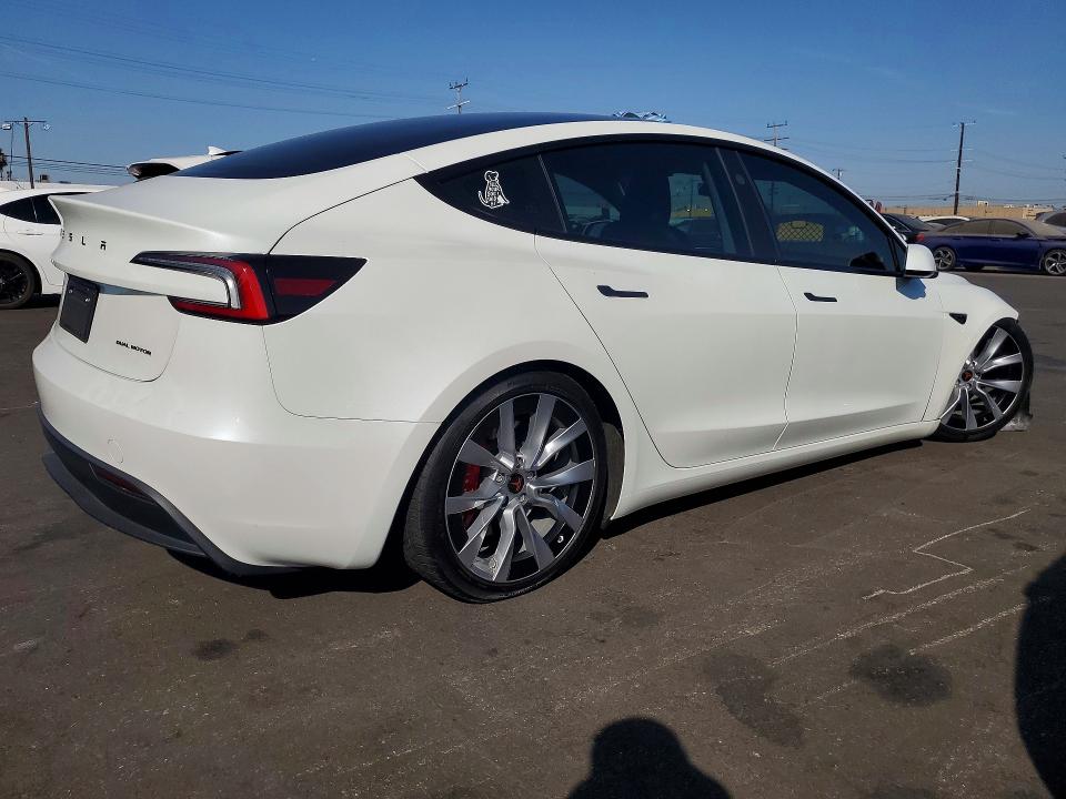 Продажа на аукционе авто 2024 Tesla Model 3, vin: 5YJ3E1EBXRF735050, номер лота: 64439446