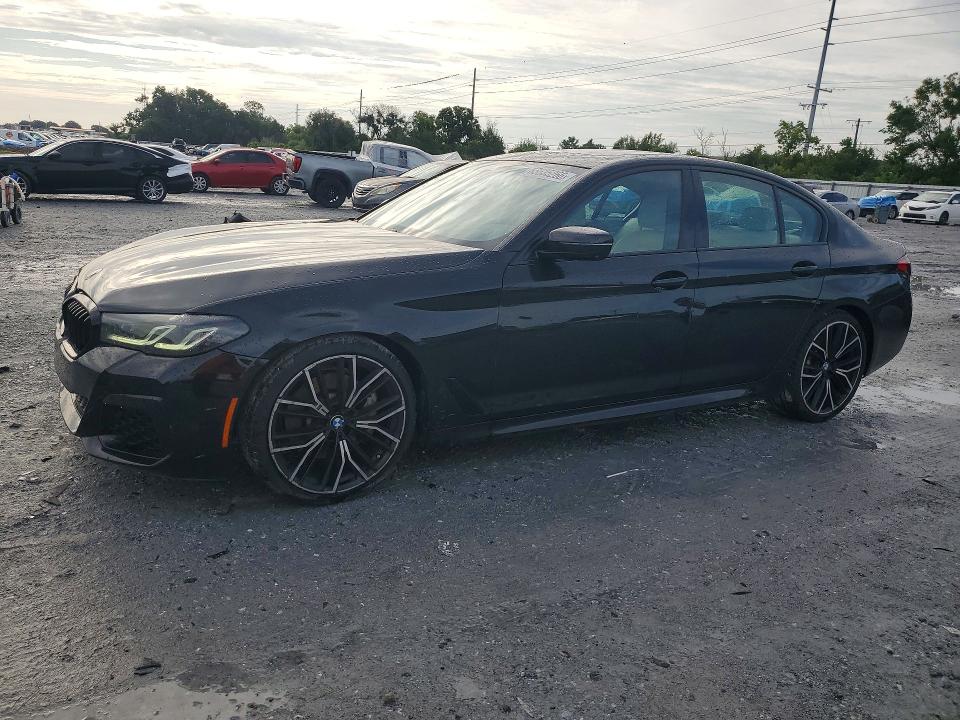 63535266 :رقم المزاد ، WBA13BJ08MCF15967 vin ، 2021 Bmw 530 مزاد بيع