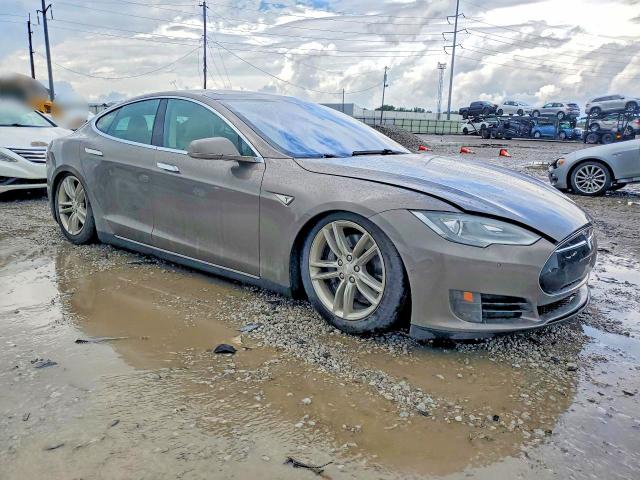 2015 Tesla Model S მანქანა იყიდება აუქციონზე, vin: 5YJSA1E23FF103073, აუქციონის ნომერი: 65476066