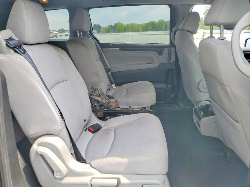 64729266 :رقم المزاد ، 5FNRL6H20JB027404 vin ، 2018 Honda Odyssey مزاد بيع