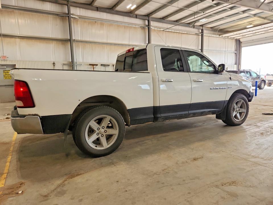 62713726 :رقم المزاد ، 1D7RV1GT8BS532138 vin ، 2011 Dodge Ram 1500 مزاد بيع