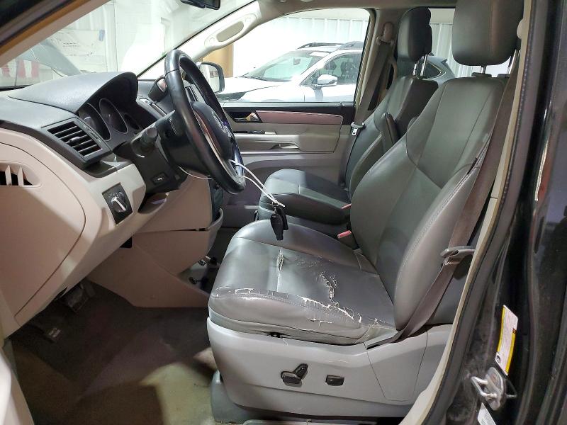 64323246 :رقم المزاد ، 2V4RW3DG5BR718155 vin ، 2011 Volkswagen Routan مزاد بيع