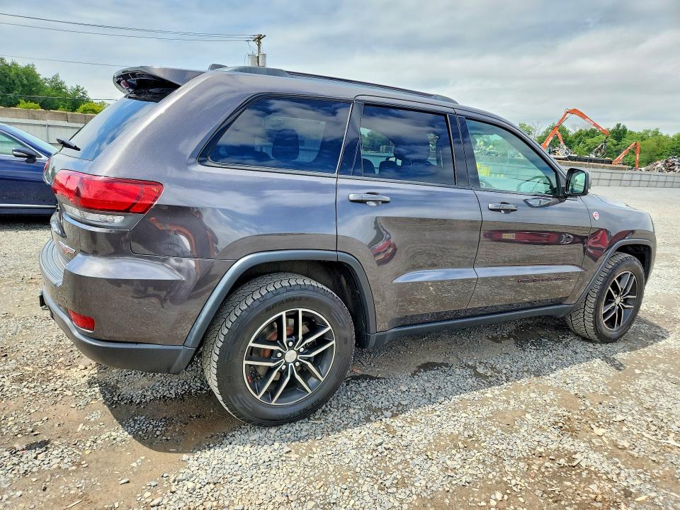64139406 :رقم المزاد ، 1C4RJFLG6JC336798 vin ، 2018 Jeep Grand Cherokee مزاد بيع