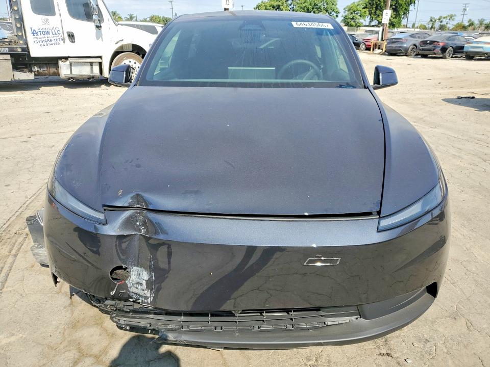 64644566 :رقم المزاد ، 7SAYGDED0TA721667 vin ، 2026 Tesla Model Y مزاد بيع