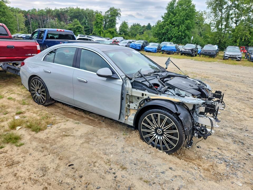 Продажа на аукционе авто 2026 Mercedes-benz E, vin: W1KLF4GBXTA203539, номер лота: 61354456