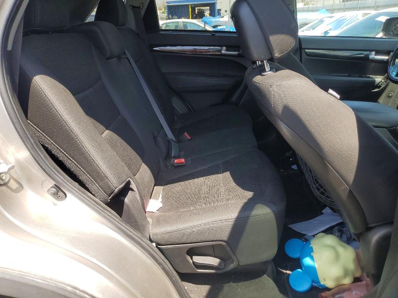 65022636 :رقم المزاد ، 5XYKT4A63FG578056 vin ، 2015 Kia Sorento مزاد بيع