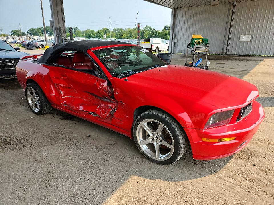 2006 Ford Mustang მანქანა იყიდება აუქციონზე, vin: 1ZVHT85H965156117, აუქციონის ნომერი: 64627256