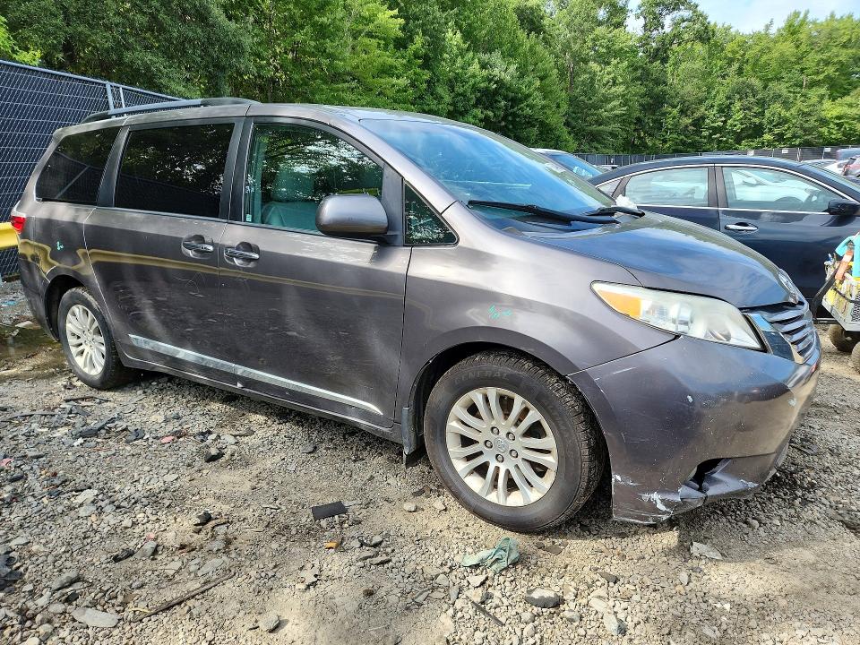 Продажа на аукционе авто 2017 Toyota Sienna, vin: 5TDYZ3DCXHS792276, номер лота: 65844686