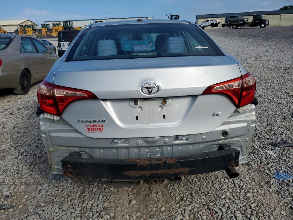 63513636 :رقم المزاد ، 2T1BURHEXHC951373 vin ، 2017 Toyota Corolla مزاد بيع