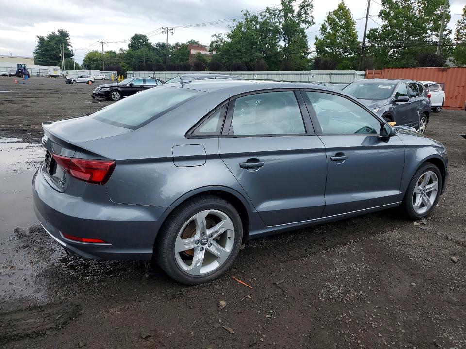 2017 Audi A3 მანქანა იყიდება აუქციონზე, vin: WAUB8GFF2H1052545, აუქციონის ნომერი: 65715076