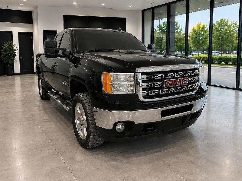 64438666 :رقم المزاد ، 1GT220C81BZ381621 vin ، 2011 Gmc Sierra مزاد بيع