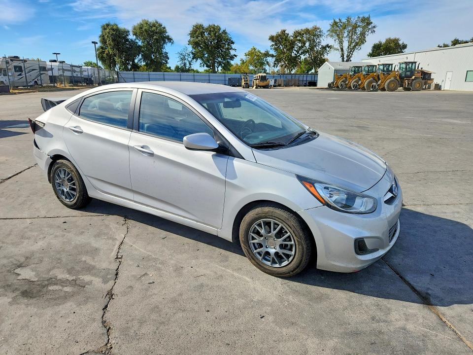 66068876 :رقم المزاد ، KMHCT4AE3DU558103 vin ، 2013 Hyundai Accent مزاد بيع