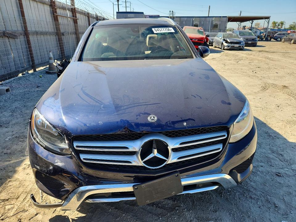 64577756 :رقم المزاد ، WDC0G4JB0JV103887 vin ، 2018 Mercedes-benz Glc مزاد بيع