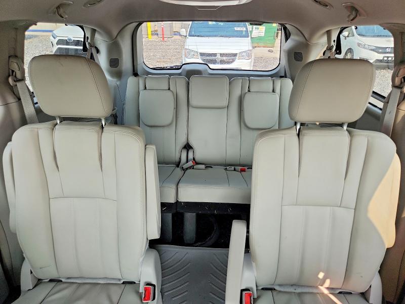2015 Chrysler Town & Country მანქანა იყიდება აუქციონზე, vin: 2C4RC1BG2FR505812, აუქციონის ნომერი: 63674386
