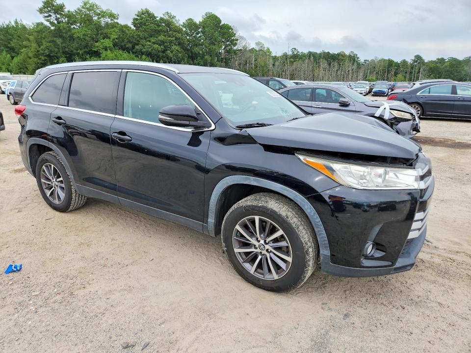 63590206 :رقم المزاد ، 5TDKZRFH1KS561811 vin ، 2019 Toyota Highlander مزاد بيع